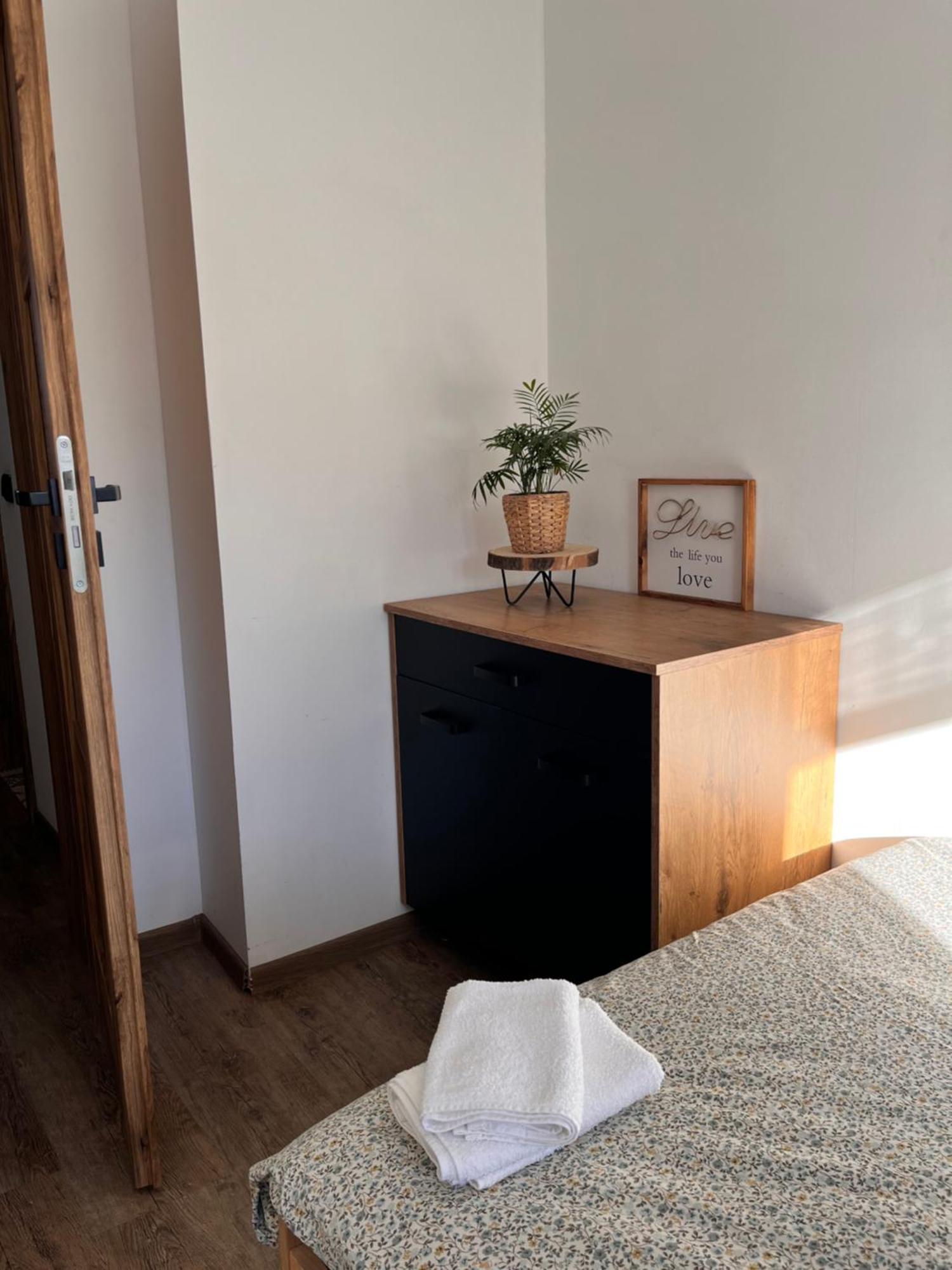 Apartament Numer 1, Dwie Sypialnie Dwa Lozka Orzysz Bagian luar foto